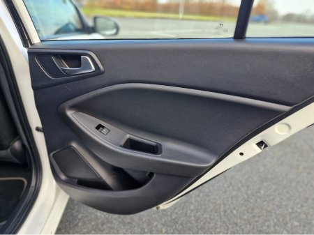 2017 Hyundai i20 - thumbnail 25