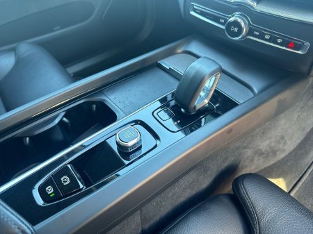 2023 Volvo XC60 T6 PHEV 350hp AT8 Plus (dark theme) €44,975 thumbnail