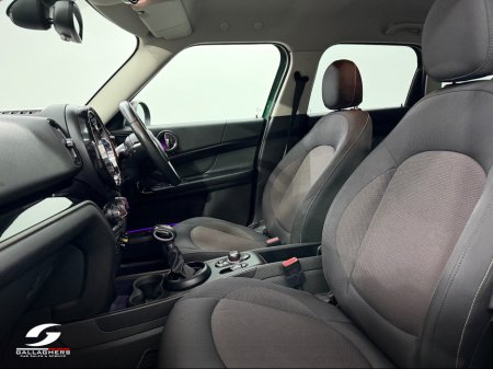 2022 MINI Countryman (221) COUNTRYMAN E ALL4 CLA CLASSIC €32,995 thumbnail