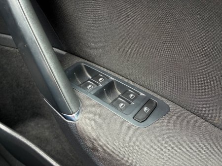 2015 Volkswagen Golf - thumbnail 14