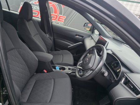 2023 Toyota Corolla Cross 1.8 Hybrid Luna €29,950 thumbnail