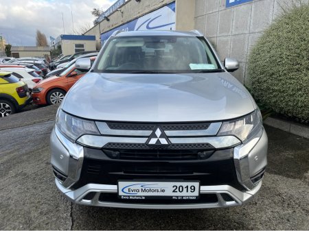 2019 Mitsubishi Outlander G PLUS AUTOMATIC 2.4 PETROL PLUG IN HYBRID //LOW MILES//KEYLESS ENTRY//REVERSE CAMERA//HEATED SEATS AND STEERING WHEEL//ADAPTIVE CRUISE CONTROL// €23,950
