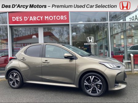 2024 Toyota Yaris - view 3