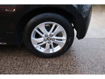 2024 Toyota Yaris LUNA 5dr Manual Great Spec! €19,995 thumbnail