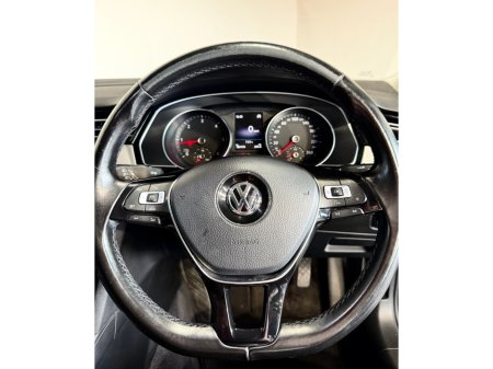 2017 Volkswagen Passat HIGHLINE 1.6 TDI MANUAL 6SPEED FWD 120HP 4DR €18,990 thumbnail