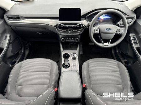 2023 Ford Kuga - view 3