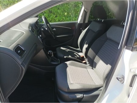 2016 Volkswagen Polo 1.2 TSI COMFORTLINE AUTOMATIC SPOTLESS ONLY 29,354km WITH COMPREHENSIVE SERVICE HISTORY REVERSE CAMERA 4 NEW TYRES 2 YEARS NCT ONE YEAR ROAD TAX €13,449