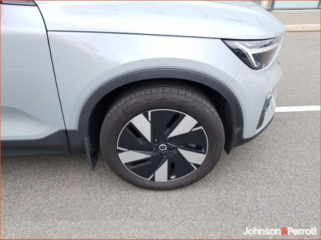 2025 Volvo EC40 82 kwh 252bhp Extended Range Plus (Adaptive Cruise / Glass Roof / BLIS) €46,900 thumbnail