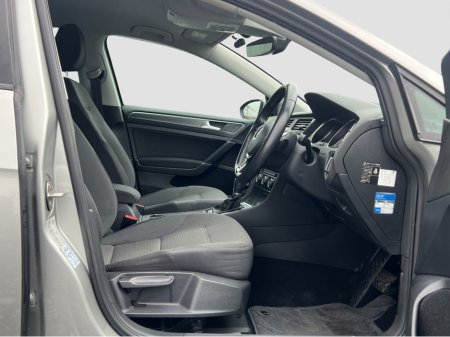 2018 Volkswagen Golf 2018 Volkswagen Golf 1.2 TSI Automatic €17,950 thumbnail