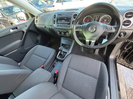 2014 Volkswagen Tiguan - thumbnail 25