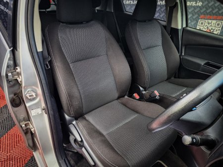 2020 Toyota Vitz - thumbnail 25