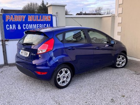 2014 Ford Fiesta - thumbnail 5