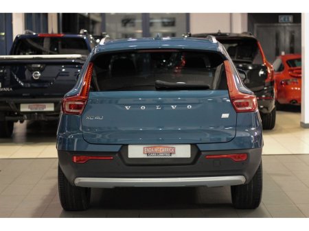 2023 Volvo XC40 RECHARGE T4 CORE 1.5 PHEV €36,899 thumbnail