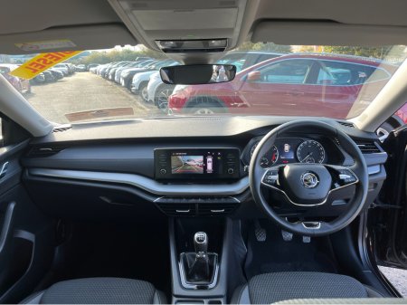 2024 Skoda Octavia COMBI ESTATE AMBITION 2.0 TDI DIESEL //WINTER SALE €1000 REDUCTION//REVERSE CAMERA// €28,950 thumbnail