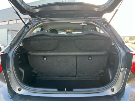 2019 Toyota Yaris YARIS HYBRID 5DR LUNA €17,950 thumbnail