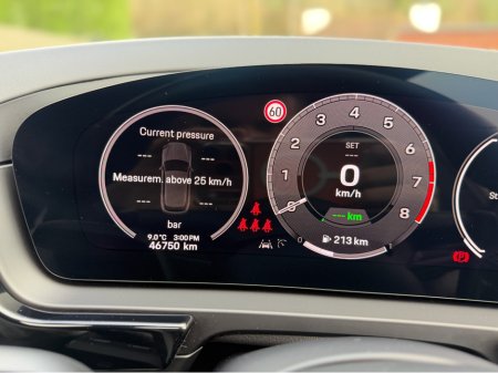 2024 Porsche Cayenne E-HYBRID 5DR AUTO €102,950 thumbnail