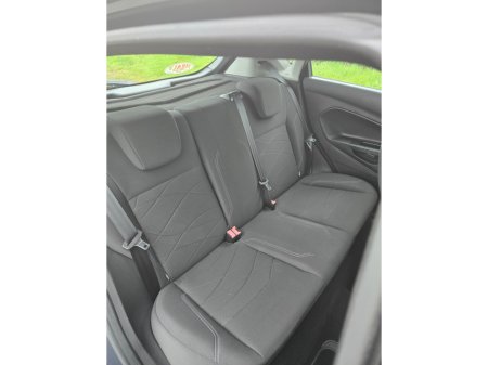 2014 Ford Fiesta - thumbnail 7