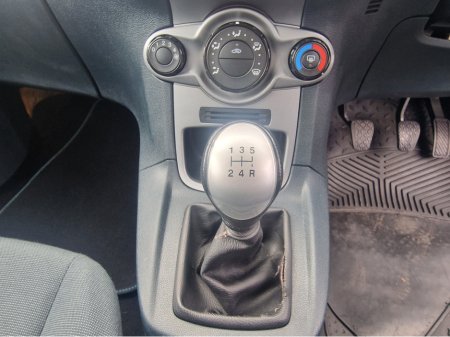 2011 Ford Fiesta - thumbnail 23