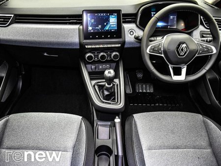 2025 Renault Clio - photo 2