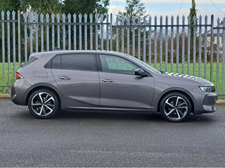 2023 Opel Astra - view 3