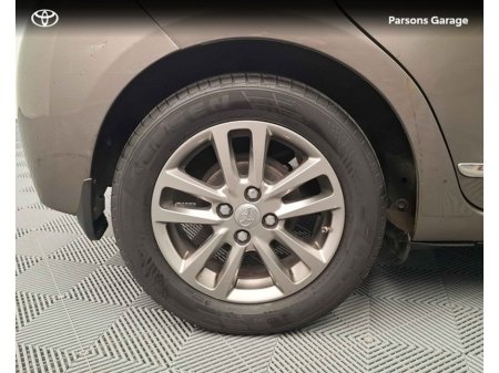 2017 Toyota Yaris - thumbnail 12