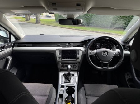 2016 Volkswagen Passat - thumbnail 17