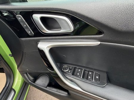 2023 Kia XCeed - thumbnail 16