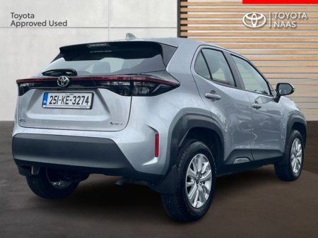 2025 Toyota Yaris Cross - thumbnail 2