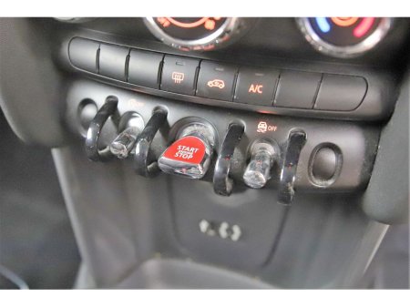 2017 MINI Hatch 1.5 AUTO 5DR *1 YEARS WARRANTY* €15,990 thumbnail