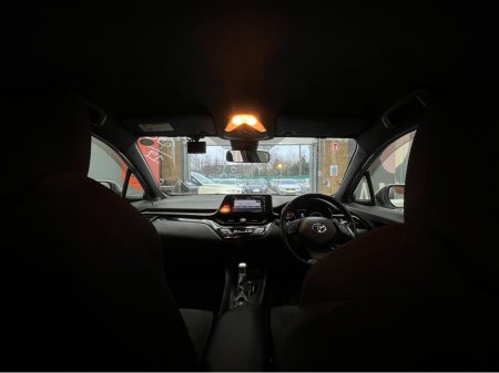 2019 Toyota C-HR €18950! 2019 TOYOTA C-HR S LED PACKAGE 1.8 AUTOMATIC / CRUISE CONTROL / REVERSE CAMERA AND MORE €18,950 thumbnail