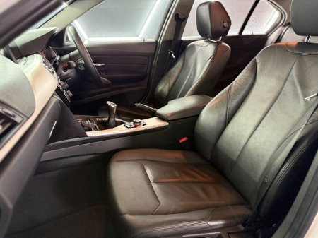 2016 BMW 3 Series - thumbnail 18