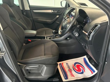 2023 Skoda Karoq AMBITION 2.0 TDI 115HP 5 5DR €28,950 thumbnail