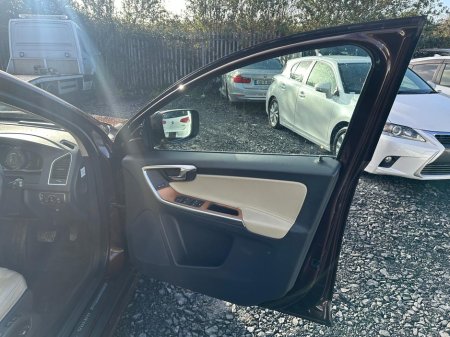 2016 Volvo XC60 - thumbnail 12