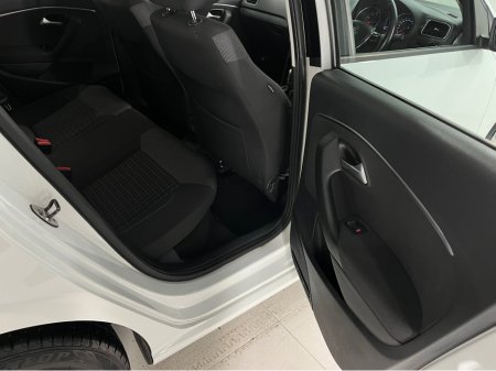 2014 Volkswagen Polo - thumbnail 28