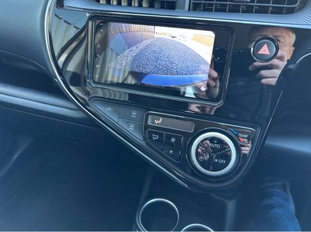 2018 Toyota Aqua - thumbnail 9