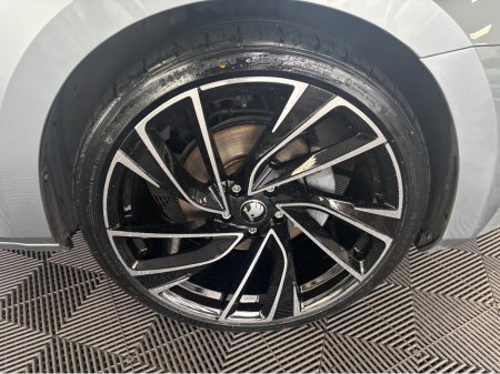 2020 Skoda Superb - thumbnail 5