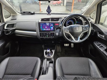 2015 Honda Fit DAA-GP5 HYBRID 5DR AUTO €9,950 thumbnail