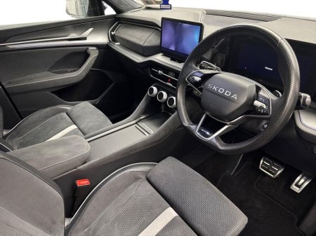 2025 Skoda Kodiaq 2.0TDI SPORTLINE DSG *JUST IN* €125 P/W ON PCP €61,995 thumbnail