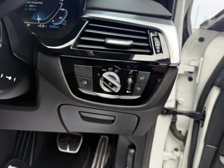 2021 BMW 5 Series - thumbnail 30