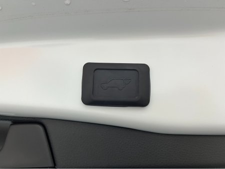 2025 Toyota Rav4 - thumbnail 9