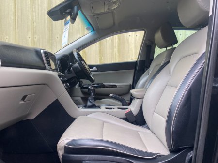 2021 Kia Sportage - thumbnail 4