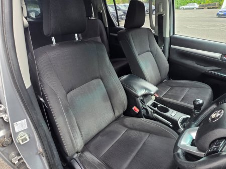 2021 Toyota Hilux - thumbnail 5