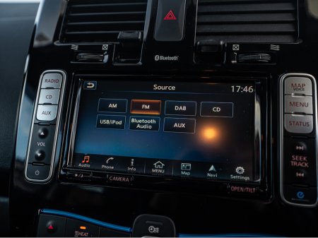 2016 Nissan Leaf - thumbnail 27