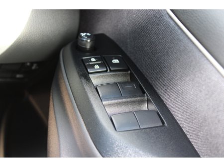 2024 Toyota Yaris - thumbnail 25