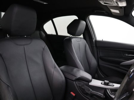 2015 BMW 3 Series - thumbnail 10