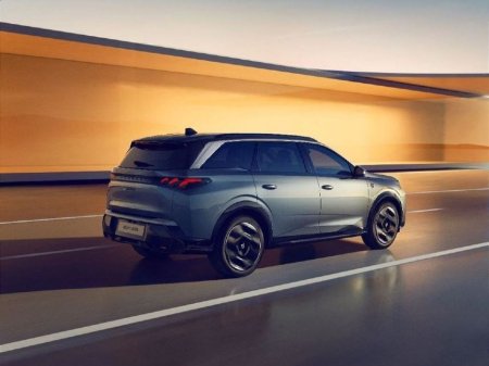 2026 Peugeot 5008 Allure Hybrid 145bhp *ORDER YOUR 261 TODAY* €53,745