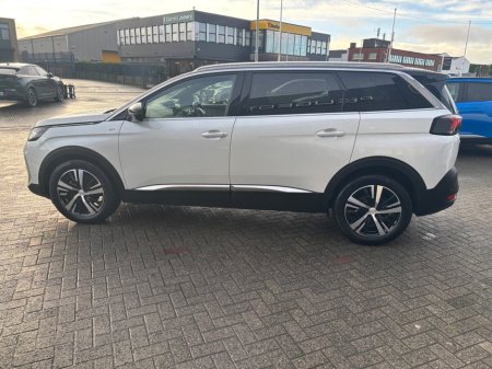 2024 Peugeot 5008 1.2 Hybrid 136bhp E-DCS6 GT €40,950 thumbnail