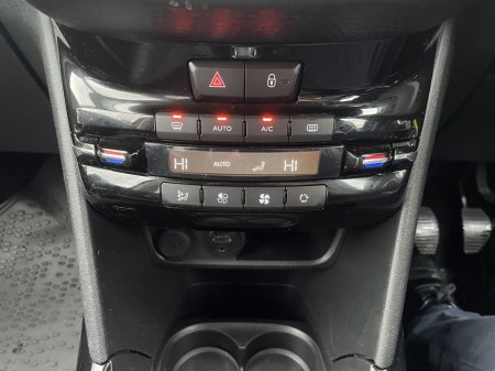 2017 Peugeot 2008 Allure thumbnail