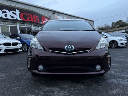 2014 Toyota Prius Alpha - thumbnail 10