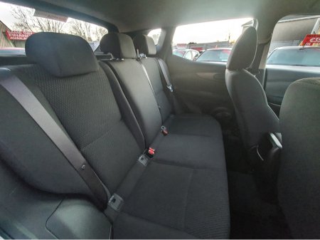 2017 Nissan Qashqai 1.2 PET XE E6 4DR (NCT 07/27) €12,950 thumbnail